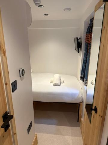 Easyhotel Paddington London Exterior photo