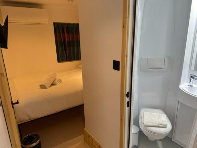 Easyhotel Paddington London Exterior photo