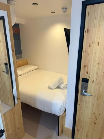 Easyhotel Paddington London Exterior photo